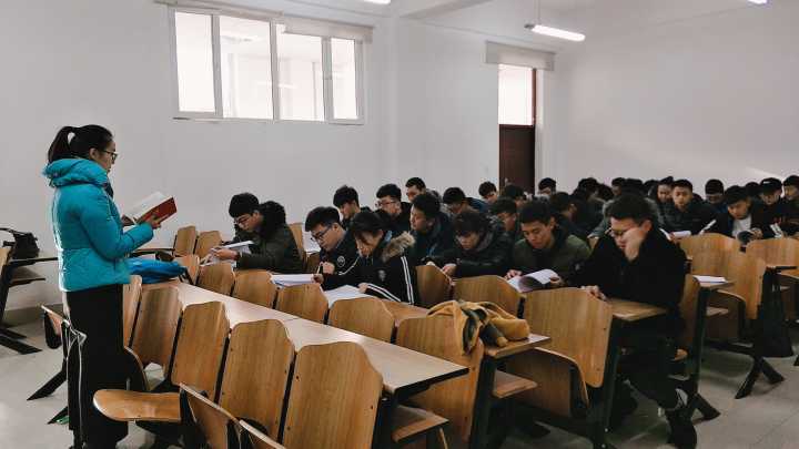 中文字幕乱码亚洲无线三区