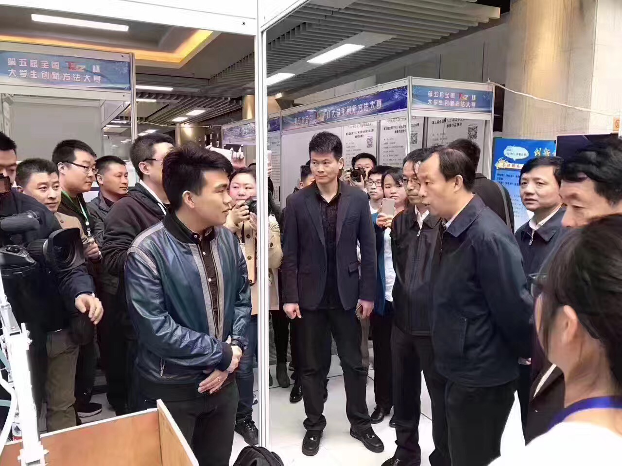 中文字幕乱码亚洲无线三区
